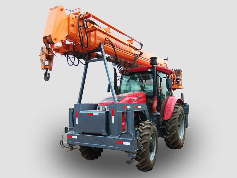 拖拉機(jī)吊打一體機(jī)