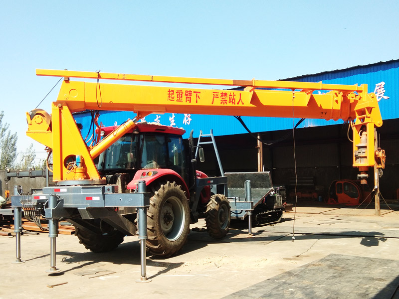 拖拉機(jī)吊打一體機(jī)