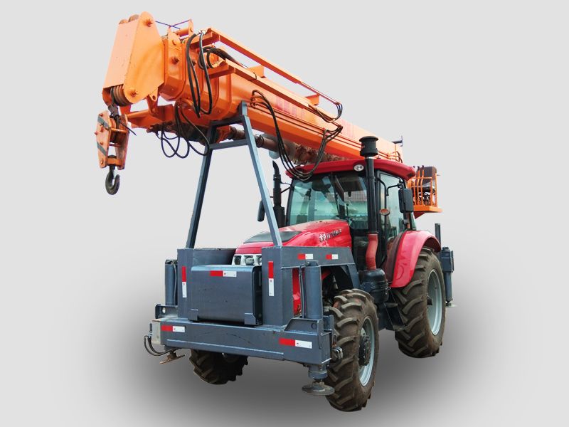 拖拉機(jī)吊打一體機(jī)